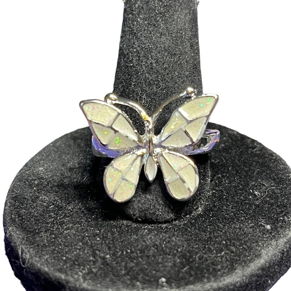 Pretty butterfly -cream/white “fireopal” ring silver tone - Picture 6 of 8
